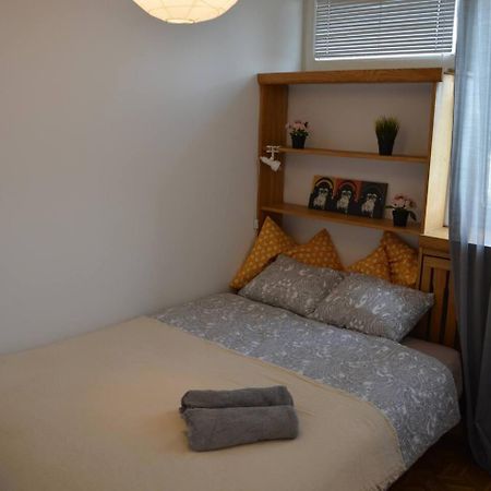 Ohmyhome - Sunny Apartment In City Center Warschau Buitenkant foto