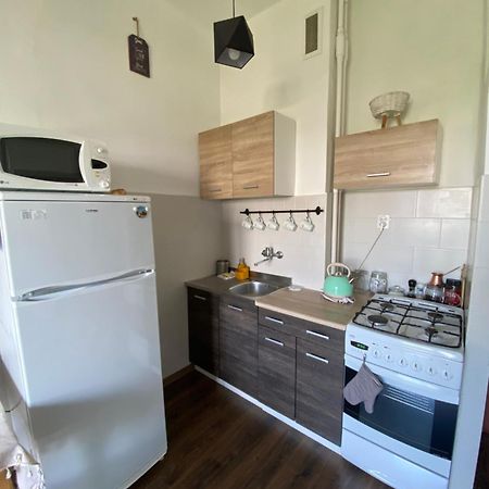 Ohmyhome - Sunny Apartment In City Center Warschau Buitenkant foto