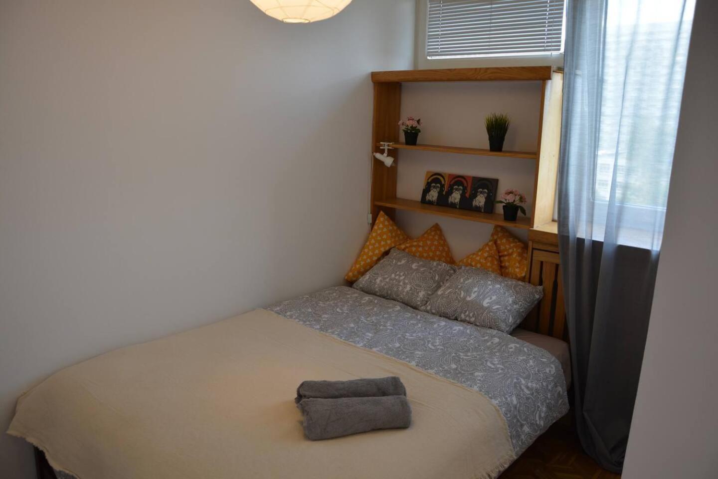 Ohmyhome - Sunny Apartment In City Center Warschau Buitenkant foto